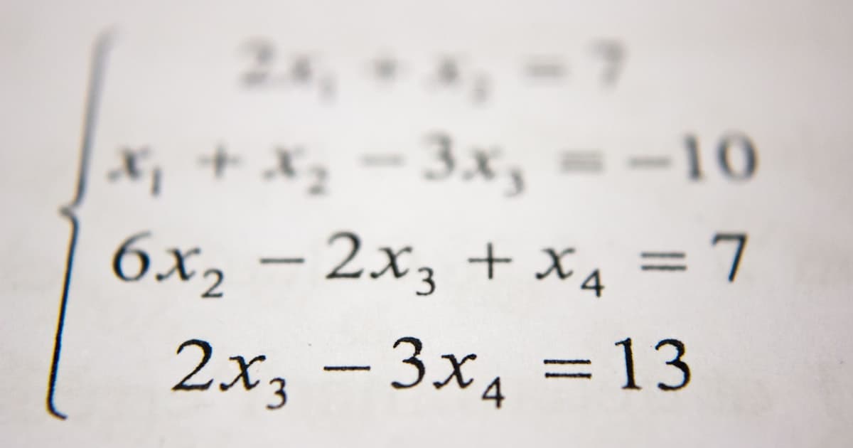 Kara tahtada matematik formülleri ve hesaplamalar